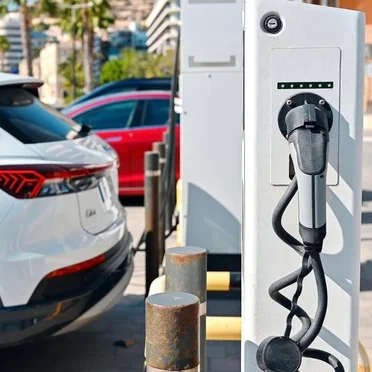 Breaking Barriers: Overcoming Challenges in Large-Scale EV Charger Projects