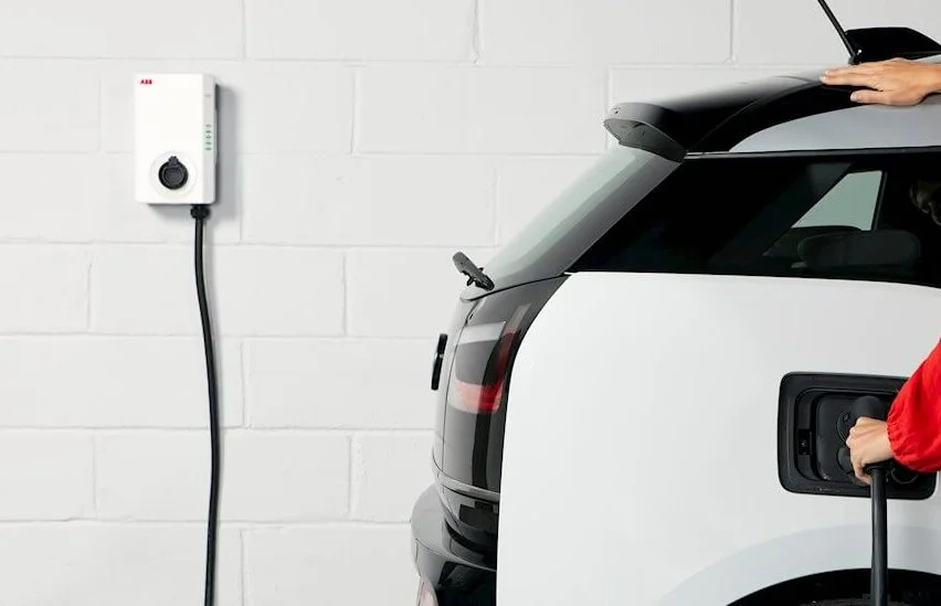 How much does it cost to charge an EV battery