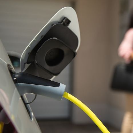 How to Choose a Good EV Charger for Home: A Comprehensive Guide