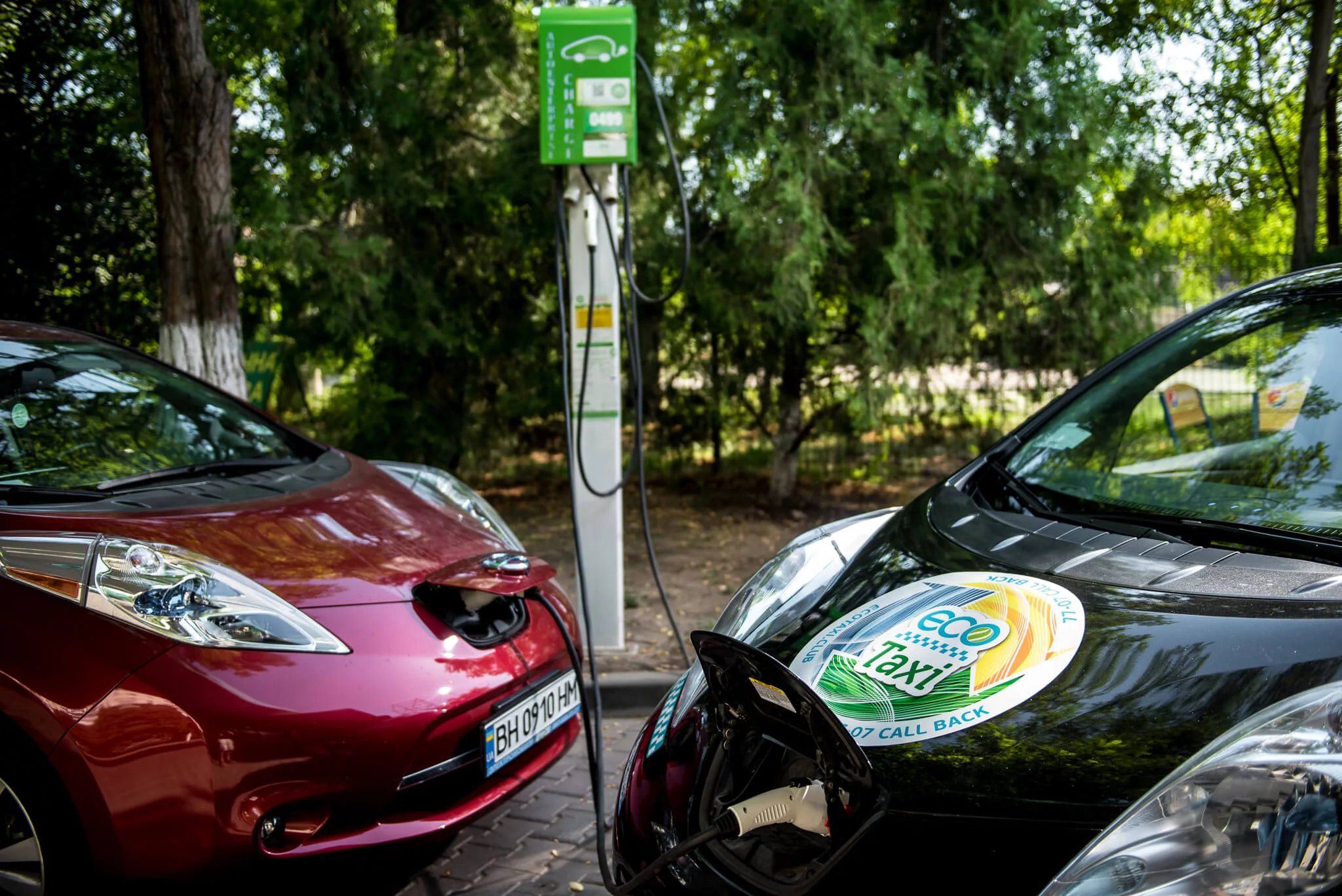 How much does it cost to charge an electric car